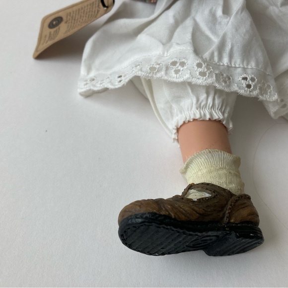 Boyd`s Dolls Yesterday's Child Porcelain Girl Doll Michelle 16" - Picture 5 of 7
